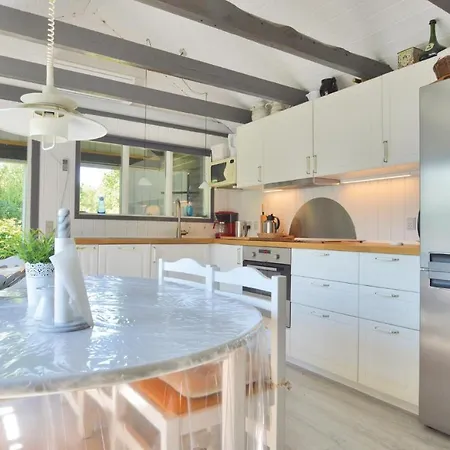 Semesterbostad Beautiful In W/ 2 Bedrooms Farsø