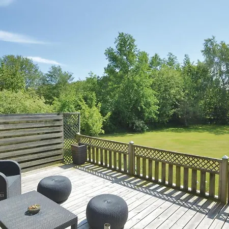 Semesterbostad Beautiful In W/ 2 Bedrooms *