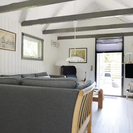 Semesterbostad Beautiful In W/ 2 Bedrooms